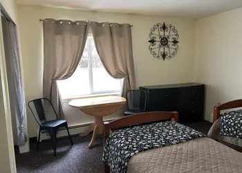 Bird Creek Motel hotel thumbnail 7