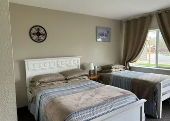 Bird Creek Motel hotel thumbnail 8