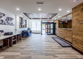 Hotel Ninety Five - JFK Airport hotel thumbnail 7