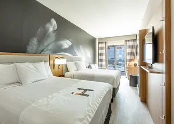 Hotel Ninety Five - JFK Airport hotel thumbnail 8