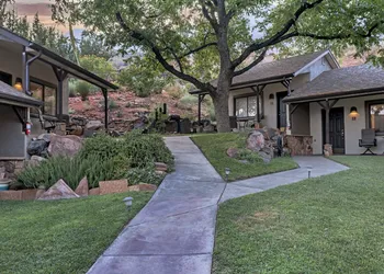 Red Rock Inn hotel thumbnail 4