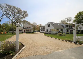 The Tern Inn Bed & Breakfast and Cottages hotel thumbnail 3