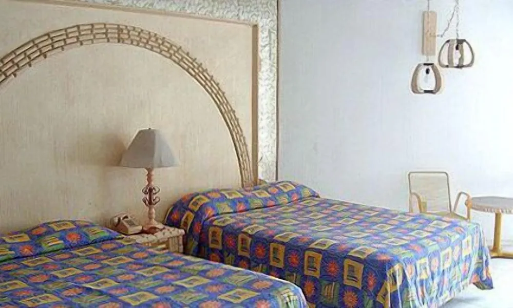 El Tropicano hotel detail image 6