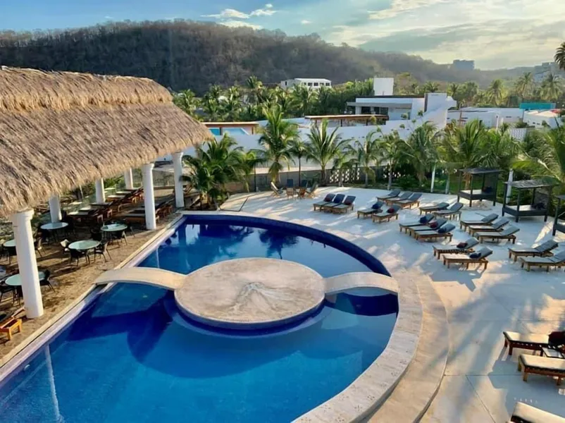 La Isla Huatulco hotel detail image 2
