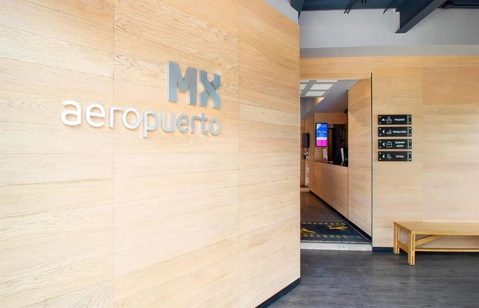 Hotel MX aeropuerto CDMX, Trademark Collection by Wyndham hotel detail image 6