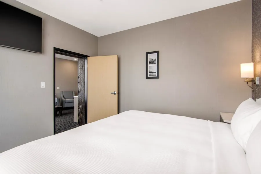Comfort Inn & Suites hotel detail image 2