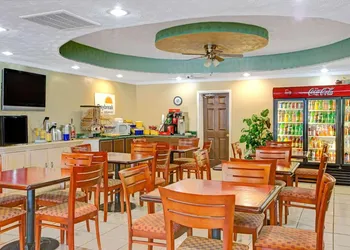 Charlotte Speedway Inn & Suites hotel thumbnail 8