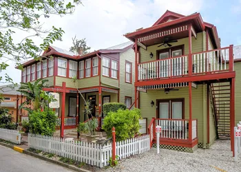Victorian House Bed & Breakfast hotel thumbnail 3