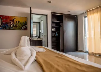 Sunrise 42 Suites Hotel hotel thumbnail 7