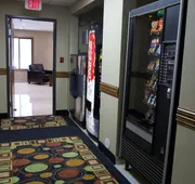 Econo Lodge Canton North hotel detail image 3