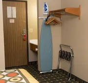 Econo Lodge Canton North hotel detail image 4