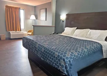 Red Carpet Inn & Suites hotel thumbnail 3