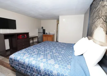 Red Carpet Inn & Suites hotel thumbnail 4