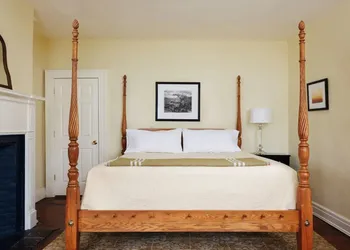 Elmrock Inn hotel thumbnail 5