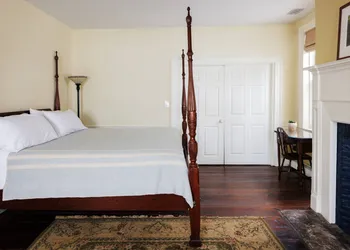 Elmrock Inn hotel thumbnail 8