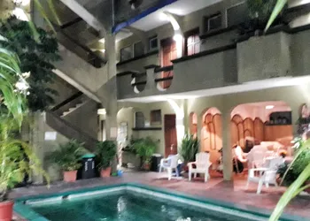 Hotel Solimar Inn Suites hotel thumbnail 5