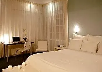 Carlton South Beach Hotel hotel thumbnail 4