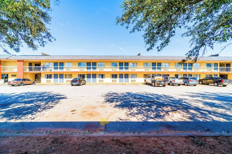 Castle Inn & Suites By OYO Chickasha hotel detail image 2