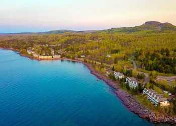 Bluefin Bay on Lake Superior hotel thumbnail 3