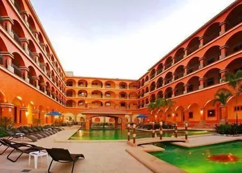 Marina Park Plaza Condos hotel thumbnail 2