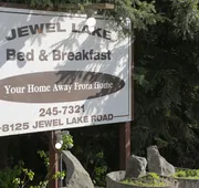 Jewel Lake Bed and Breakfast hotel detail image 4