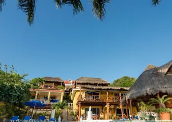 Hotel La Joya hotel thumbnail 2