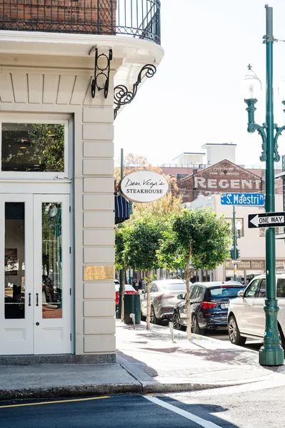 The Lafayette New Orleans By Kasa Living hotel detail image 6