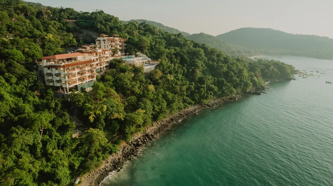 Pacífica Grand Zihuatanejo hotel detail image 2