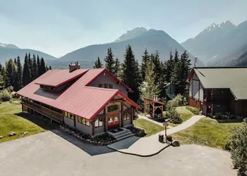 Heather Mountain Lodge hotel thumbnail 4