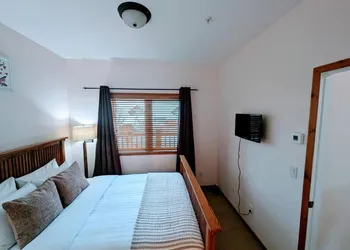 Chicamon Springs Lodge by FantasticStay hotel thumbnail 7