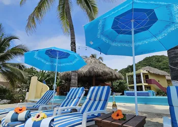 Tronco Bay Inn hotel thumbnail 4