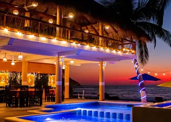 Tronco Bay Inn hotel thumbnail 6