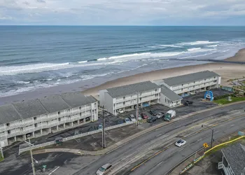 D Sands Rentals hotel thumbnail 3