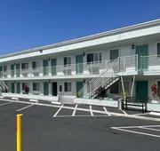Super 8 by Wyndham Oceanside Downtown hotel detail image 5