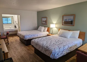 Henry's Fork Inn hotel thumbnail 8