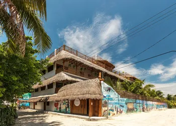 Tropical Suites by MIJ hotel thumbnail 7