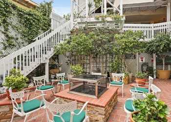 Catalina Courtyard Suites hotel thumbnail 6