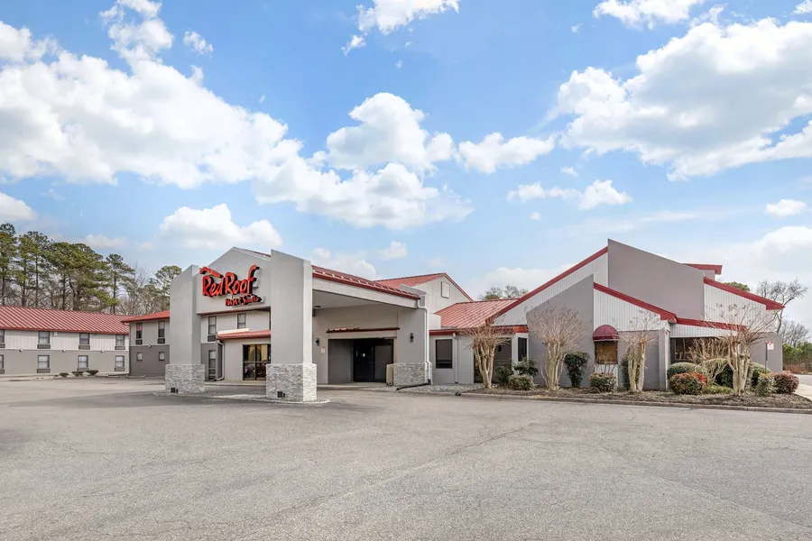 Red Roof Inn & Suites Newport News hotel detail image 2