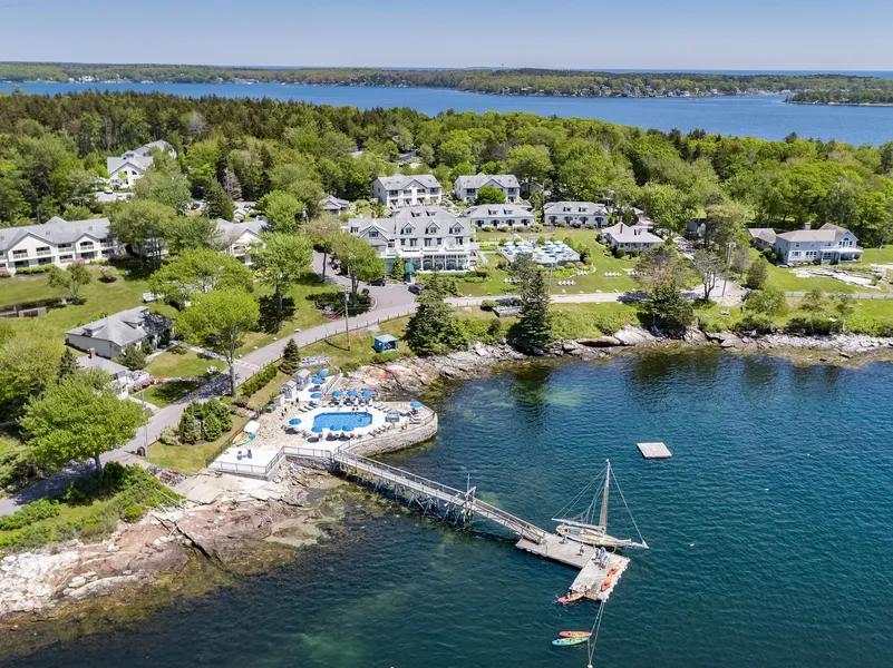 Spruce Point Inn hotel detail image 2