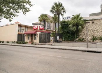 OYO Hotel & Apartments Houston Galleria hotel thumbnail 2