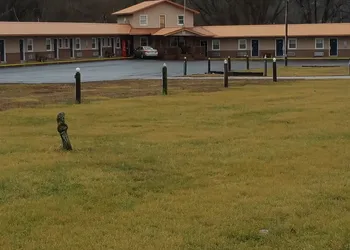 Spillway Motel hotel thumbnail 4
