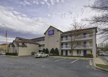 InTown Suites Extended Stay Greensboro NC - Lanada Rd hotel thumbnail 5
