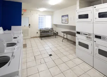 InTown Suites Extended Stay Greensboro NC - Lanada Rd hotel thumbnail 6