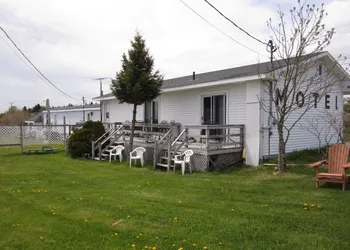 Baybreeze Restaurant and Motel hotel thumbnail 4