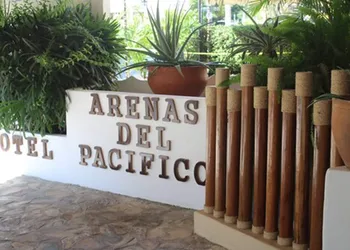 Hotel Arenas del Pacífico hotel thumbnail 4