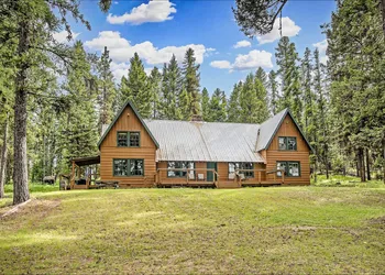 Diamond Belle Guest Ranch hotel thumbnail 2
