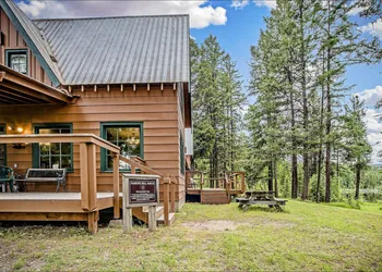 Diamond Belle Guest Ranch hotel thumbnail 5