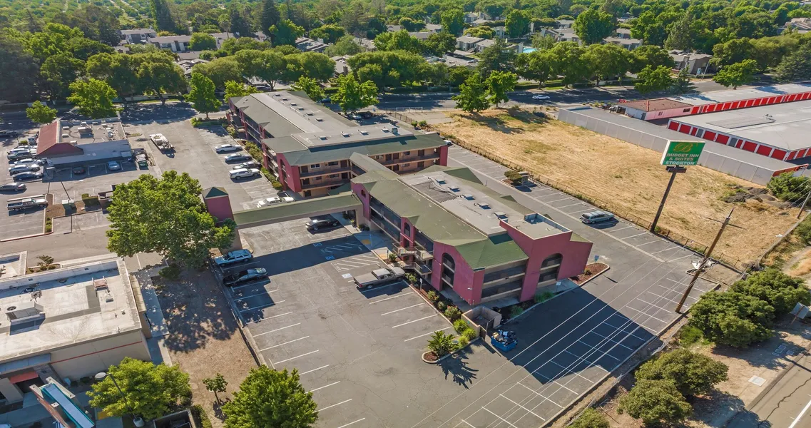 Budget Inn and Suites hotel detail image 2