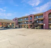 Budget Inn and Suites hotel detail image 4
