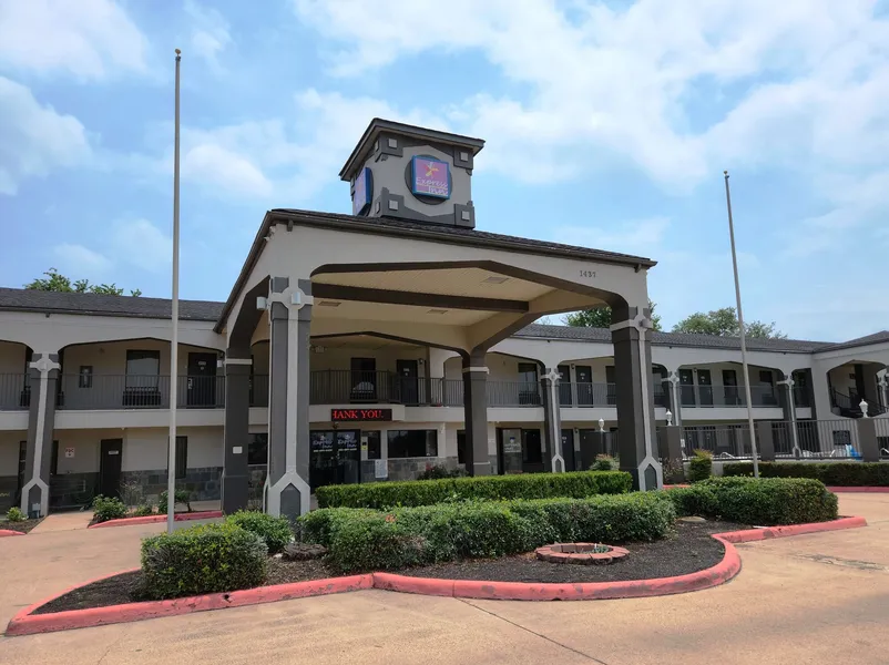 Express Inn Tomball hotel detail image 2